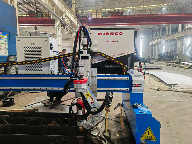 �����и��